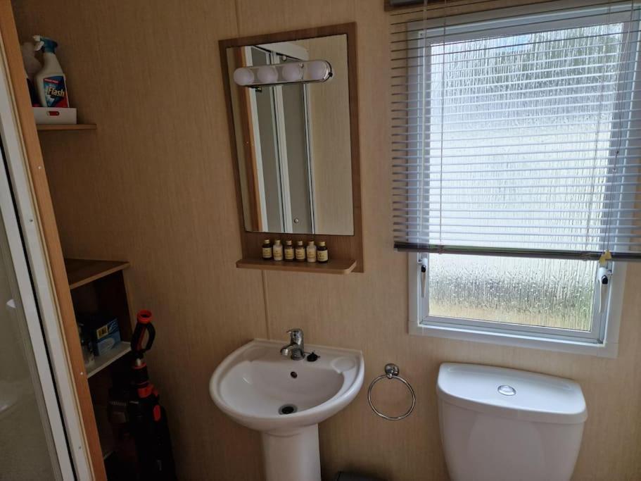 Homely 3 Bed Van @ Weymouth Bay エクステリア 写真