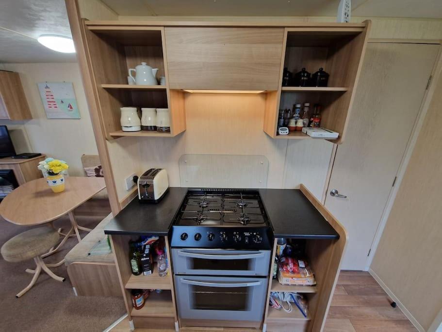 Homely 3 Bed Van @ Weymouth Bay エクステリア 写真