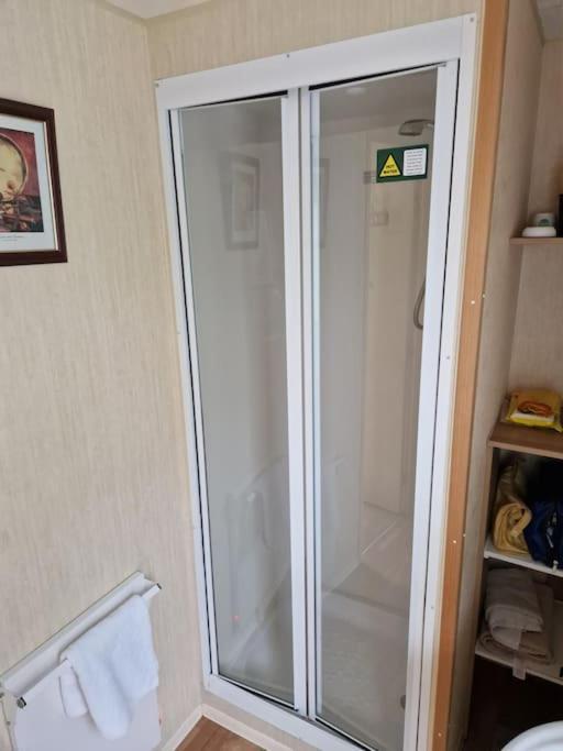 Homely 3 Bed Van @ Weymouth Bay エクステリア 写真