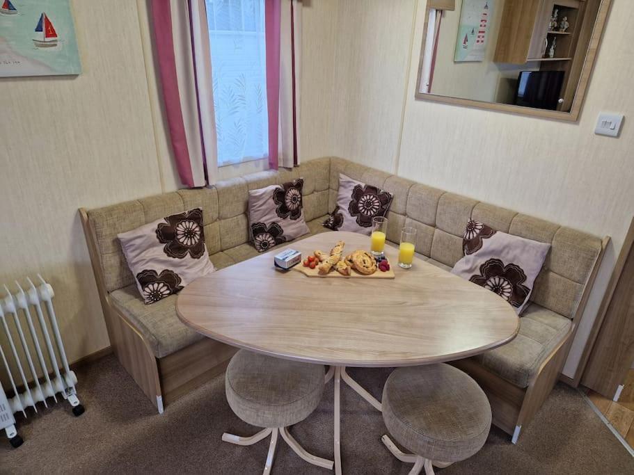 Homely 3 Bed Van @ Weymouth Bay エクステリア 写真